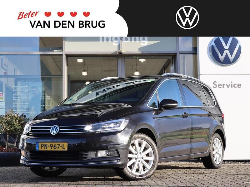 Zwart Gebruikt 2016 VW Touran Highline MPV | € 19.950 (Iets duurder) - Afbeelding 1/4