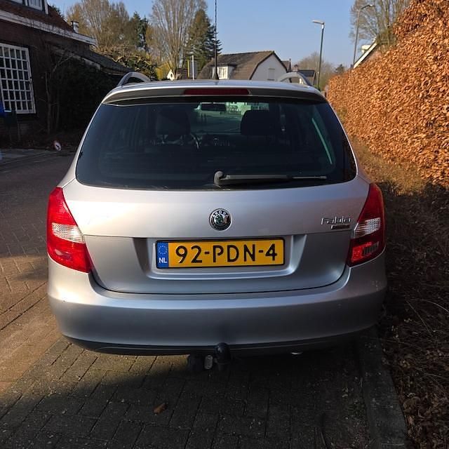 Occasion Skoda Fabia Dynamic 2011 Grijs (metallic) Stationwagen