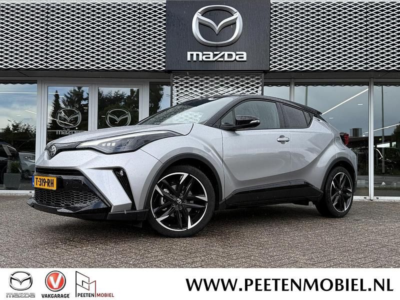 Grijs Gebruikt 2023 Toyota C-HR Sport SUV | € 29.400 (Goede deal) - Afbeelding 1/4