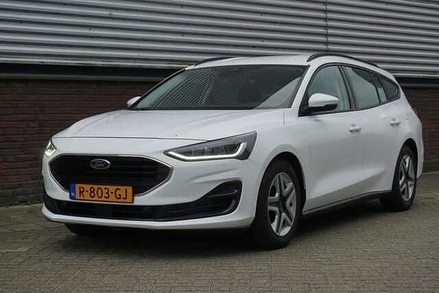 Wit Occasion 2022 Ford Focus Stationwagen | € 15.950 (Goede deal) - Afbeelding 1/4