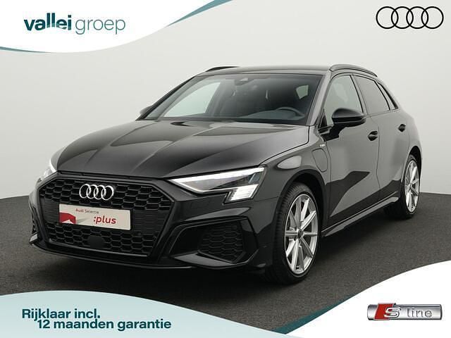 Zwart Gebruikt 2024 Audi A3 Sportback S-Line Hatchback | € 38.900 (Iets duurder) - Afbeelding 1/4
