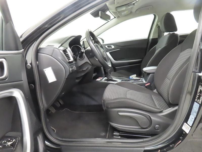 Occasion Kia Ceed 2023 Zwart Hatchback