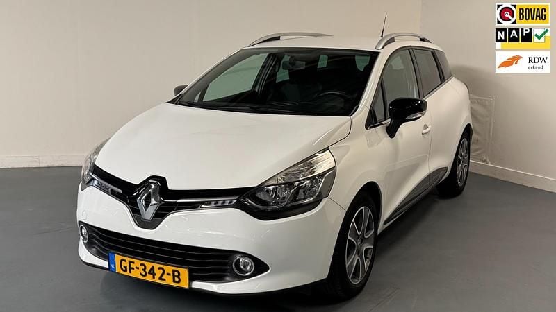 Wit Gebruikt 2015 Renault Clio GrandTour Night&Day Stationwagen | € 9.845 (Eerlijke prijs) - Afbeelding 1/4