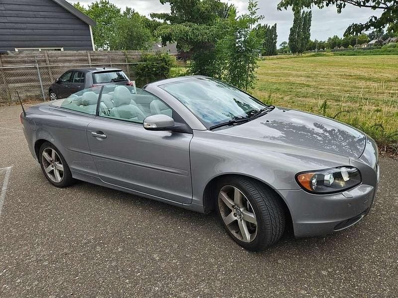 Grijs, metallic lak Gebruikt 2007 Volvo C70 Cabriolet | € 11.000 (Eerlijke prijs) - Afbeelding 1/4