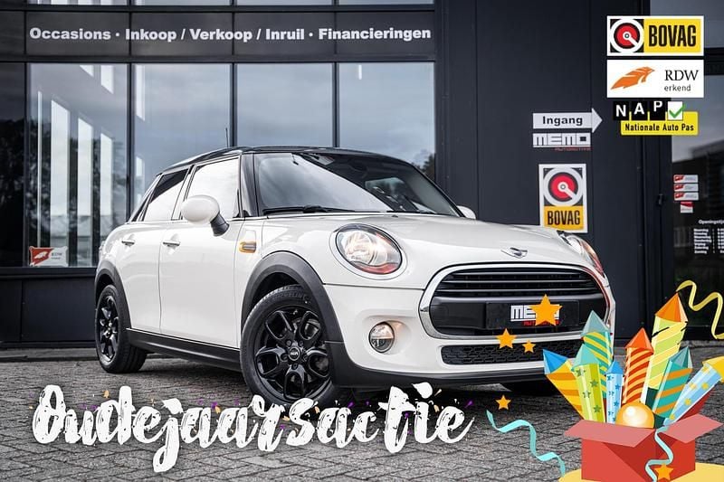 Wit Gebruikt 2018 Mini Cooper Business Hatchback | € 13.990 (Goede deal) - Afbeelding 1/4