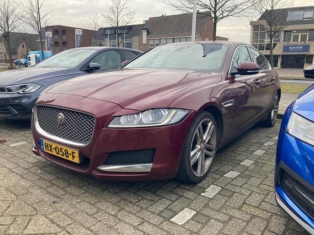 Occasion Jaguar XF Portfolio 163 PK (119 kW) 2015 Rood Sedan