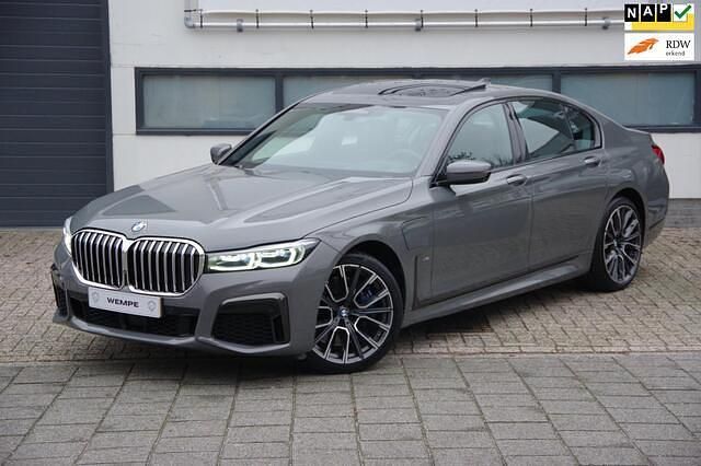 Grijs Gebruikt 2019 BMW 745e Executive Sedan | € 45.950 (Eerlijke prijs) - Afbeelding 1/4