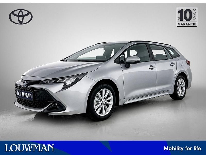 Grijs Nieuw 2025 Toyota Corolla Hybrid Active Stationwagen | € 33.950 - Afbeelding 1/4