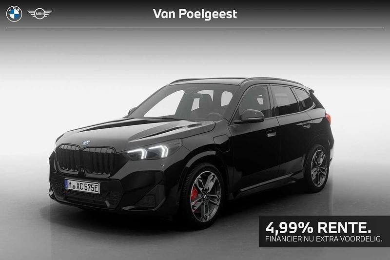 Saphirschwarz metallic (475) (zwart metallic) Nieuw 2025 BMW X1 Comfort Edition SUV | € 67.900 (Goede deal) - Afbeelding 1/4