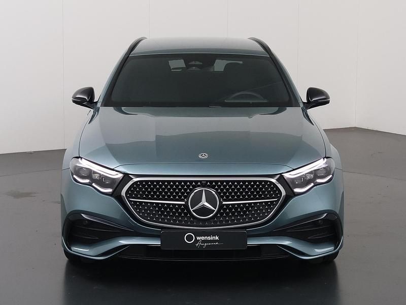 Occasion Mercedes E300 AMG line 313 PK (230 kW) 2024 Zilver Stationwagen