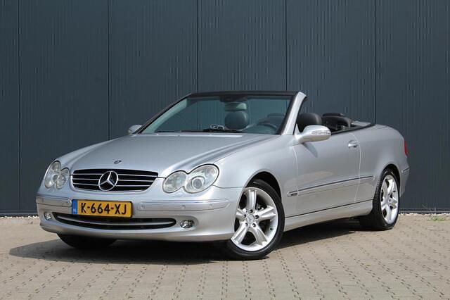 Grijs Occasion 2003 Mercedes CLK200 Avantgarde Cabriolet | € 7.999 (Eerlijke prijs) - Afbeelding 1/4