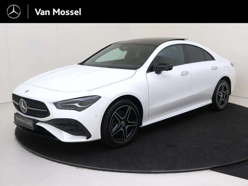 Wit Gebruikt 2024 Mercedes CLA250e AMG line Sedan | € 44.945 (Super prijs) - Afbeelding 1/4