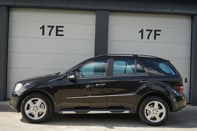 Zwart Gebruikt 2006 Mercedes 500 SUV | € 14.900 - Afbeelding 1/4