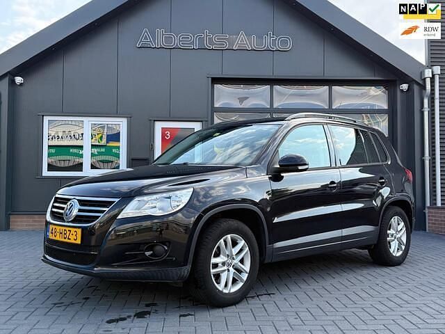 Zwart Gebruikt 2008 VW Tiguan Comfortline SUV | € 4.950 (Eerlijke prijs) - Afbeelding 1/4