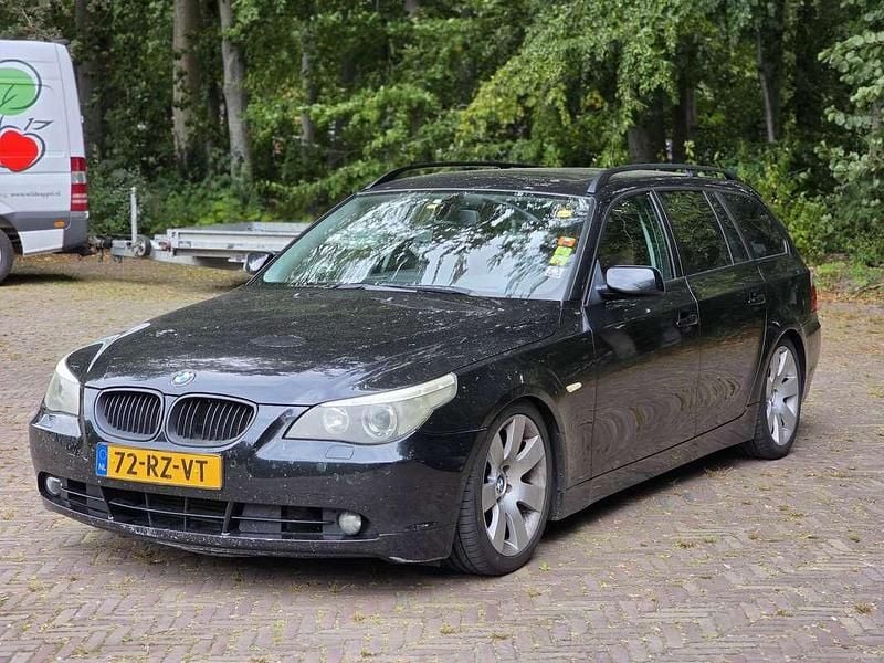 Zwart Gebruikt 2004 BMW 530 Executive Stationwagen | € 1.950 (Goede deal) - Afbeelding 1/4