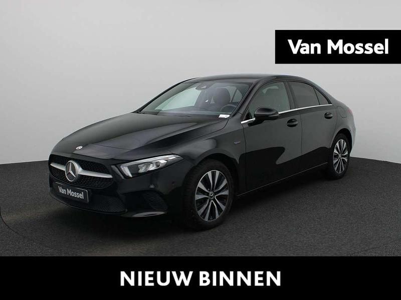 Zwart Gebruikt 2020 Mercedes A250 Business Sedan | € 24.950 (Super prijs) - Afbeelding 1/4