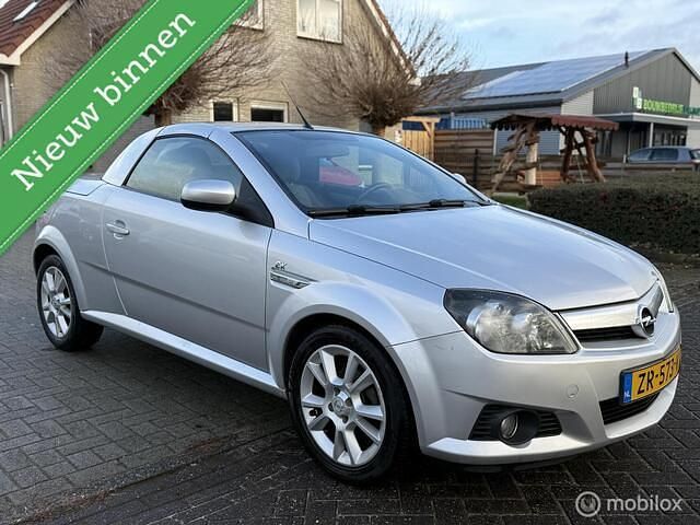 Grijs Occasion 2005 Opel Tigra Enjoy Cabriolet | € 1.800 (Eerlijke prijs) - Afbeelding 1/4