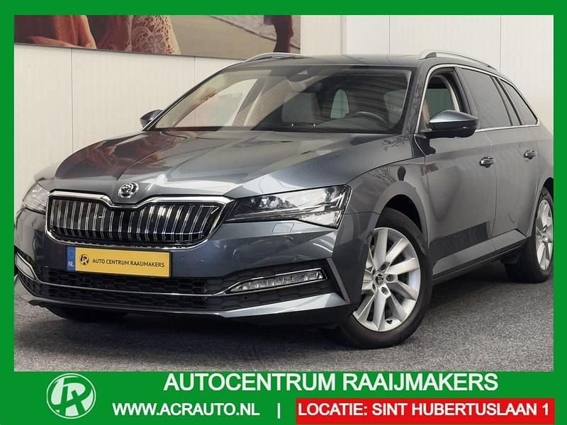 Grijs Gebruikt 2020 Skoda Superb Business Line Stationwagen | € 22.840 - Afbeelding 1/4