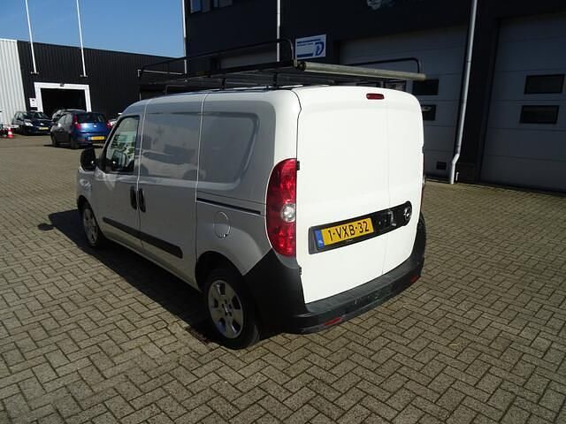 Occasion Opel Combo 90 PK (66 kW) 2012 Wit MPV