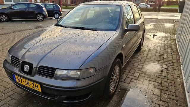 Occasion Seat Leon Stella 105 PK (77 kW) 2002 Grijs Hatchback