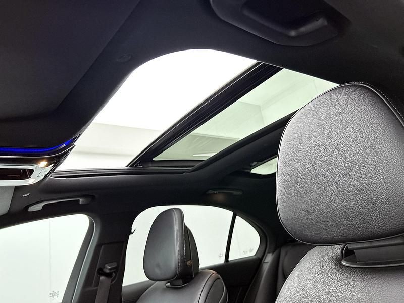 Occasion Mercedes C180 AMG 170 PK (125 kW) 2023 Obsidiaanzwart metallic Sedan