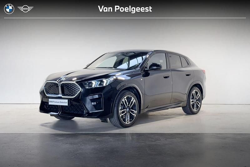 Zwart Gebruikt 2024 BMW iX2 M Sport SUV | € 47.995 (Super prijs) - Afbeelding 1/4