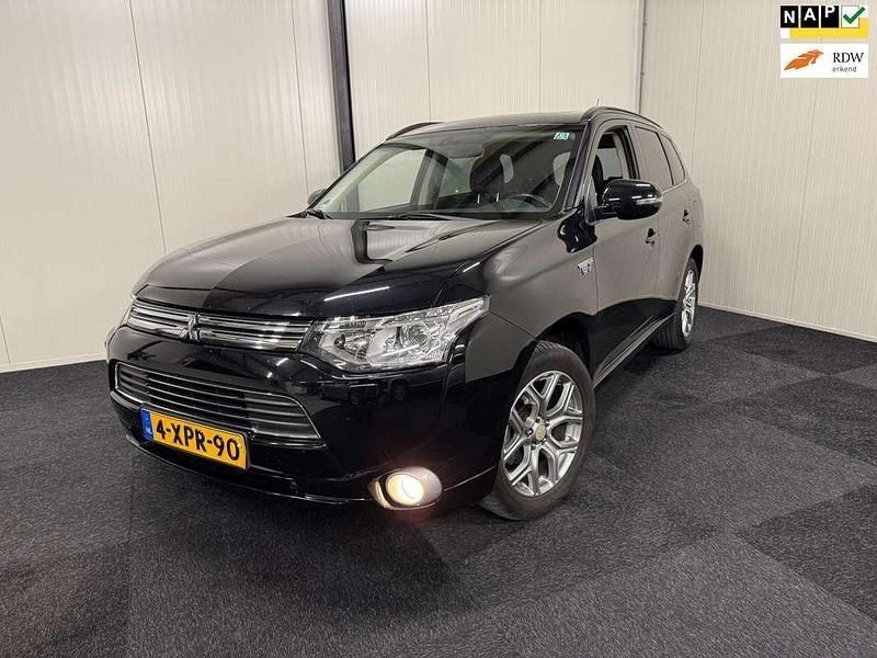 Zwart Gebruikt 2014 Mitsubishi Outlander P-HEV Instyle SUV | € 5.500 (Super prijs) - Afbeelding 1/4