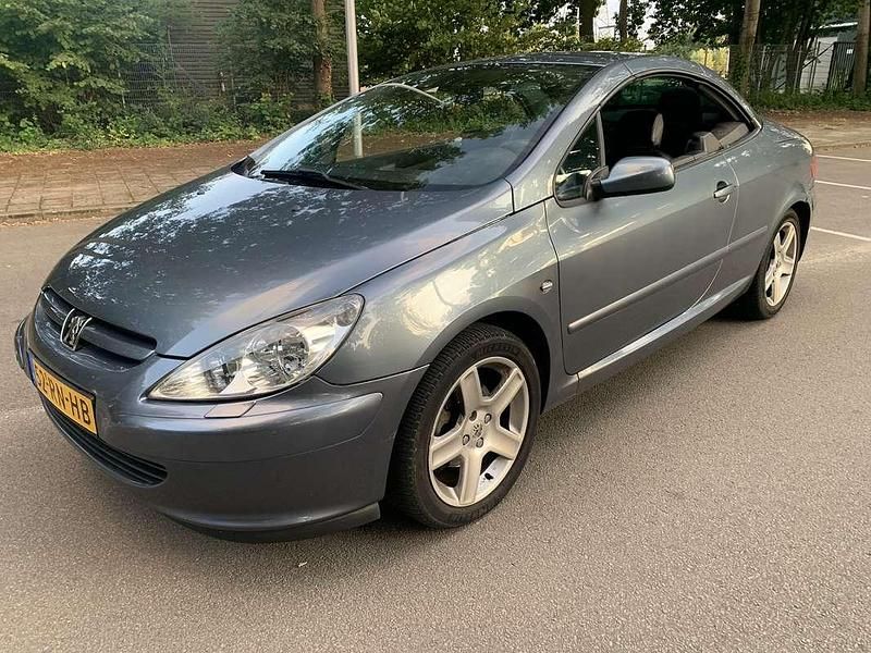 Grijs Gebruikt 2005 Peugeot 307 CC Cabriolet | € 1.250 (Goede deal) - Afbeelding 1/4