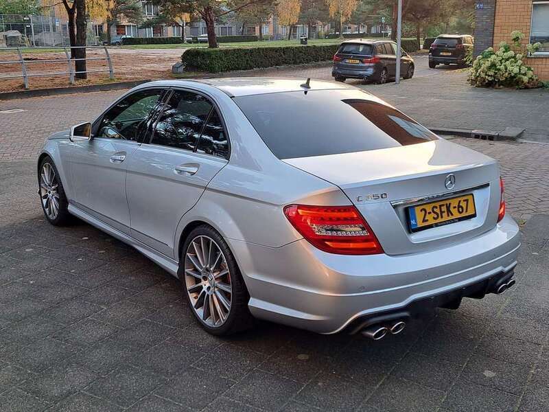 Grijs Gebruikt 2012 Mercedes C350 Avantgarde Sedan | € 16.500 (Eerlijke prijs) - Afbeelding 1/4