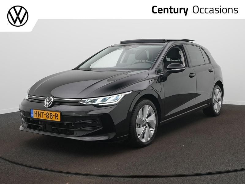 Zwart Gebruikt 2025 VW Golf VIII Edition Hatchback | € 37.900 (Iets duurder) - Afbeelding 1/4