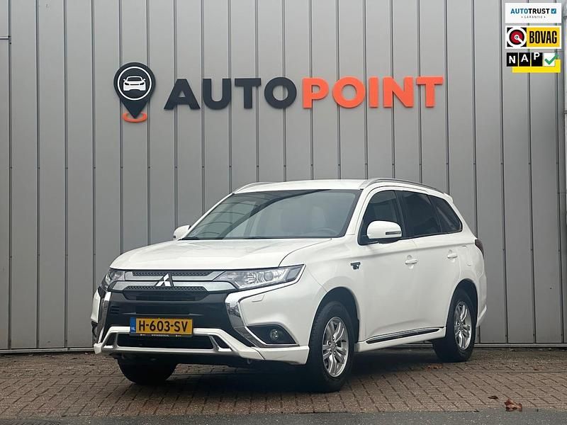 Wit Occasion 2020 Mitsubishi Outlander P-HEV SUV | € 15.798 (Super prijs) - Afbeelding 1/4