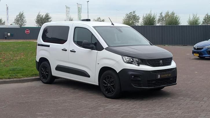 Gebruikt 2022 Peugeot Partner Premium MPV | € 12.950 (Super prijs) - Afbeelding 1/4