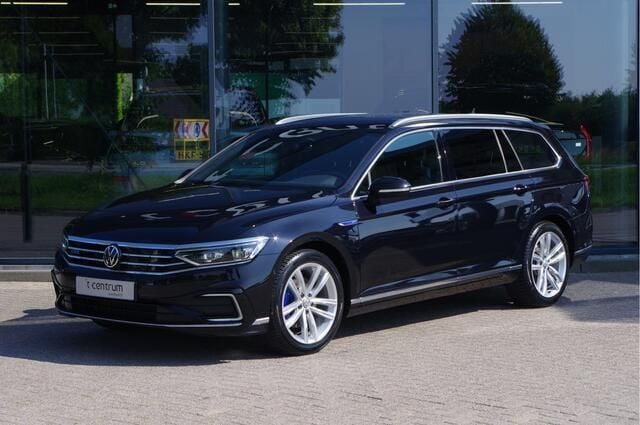 Zwart Gebruikt 2020 VW Passat Business Stationwagen | € 24.450 (Goede deal) - Afbeelding 1/4