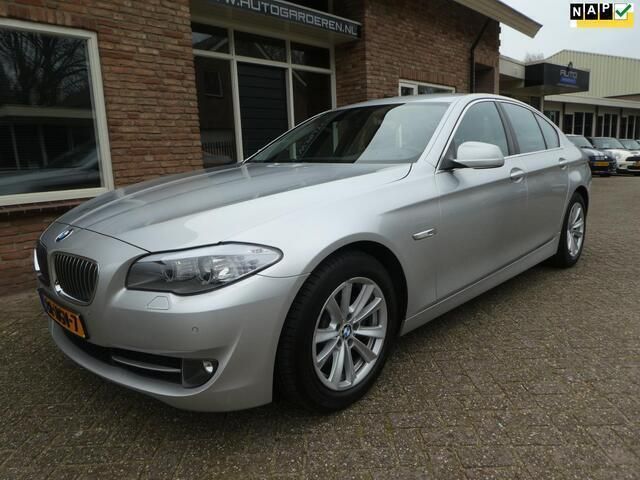 Grijs Gebruikt 2010 BMW 523 Executive Sedan | € 9.900 (Duur) - Afbeelding 1/4