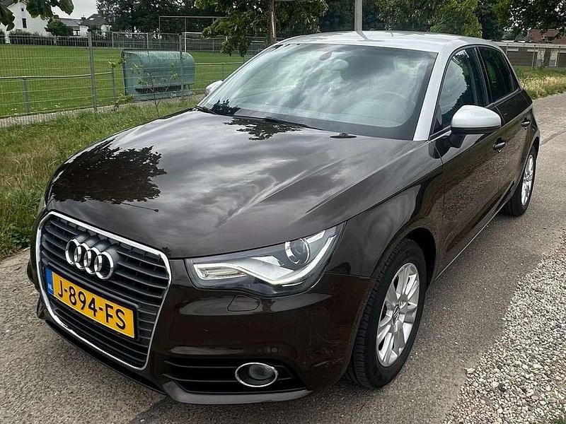 Bruin Gebruikt 2013 Audi A1 Hatchback | € 10.000 (Goede deal) - Afbeelding 1/4