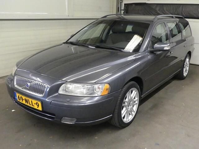 Grijs Gebruikt 2007 Volvo V70 Stationwagen | € 4.945 (Eerlijke prijs) - Afbeelding 1/4