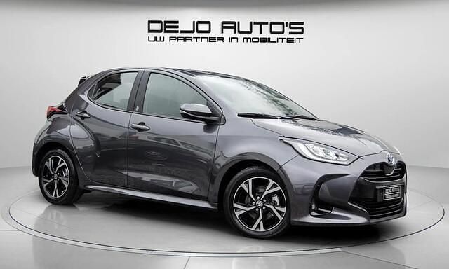 Grijs Gebruikt 2022 Toyota Yaris Team Hatchback | € 20.450 - Afbeelding 1/4