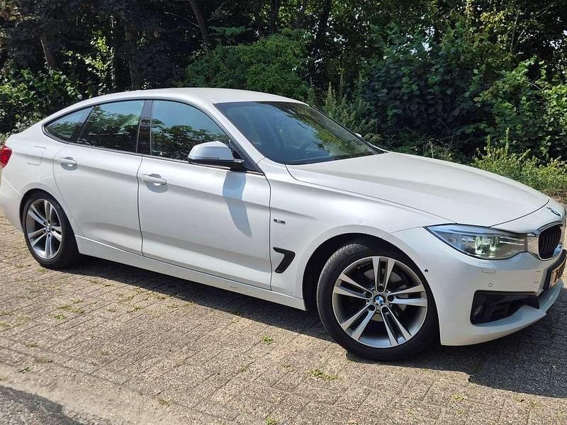 Wit Gebruikt 2013 BMW 320 Gran Turismo Executive Hatchback | € 13.980 - Afbeelding 1/4