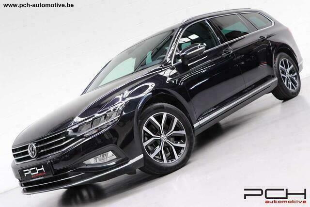Zwart Gebruikt 2020 VW Passat Elegance+ Stationwagen | € 35.999 - Afbeelding 1/4