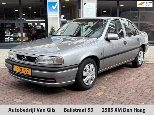 Grijs Gebruikt 1994 Opel Vectra Sedan | € 3.499 - Afbeelding 1/4