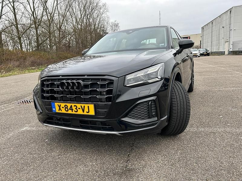 Zwart Gebruikt 2023 Audi Q2 Advanced SUV | € 28.500 (Super prijs) - Afbeelding 1/4