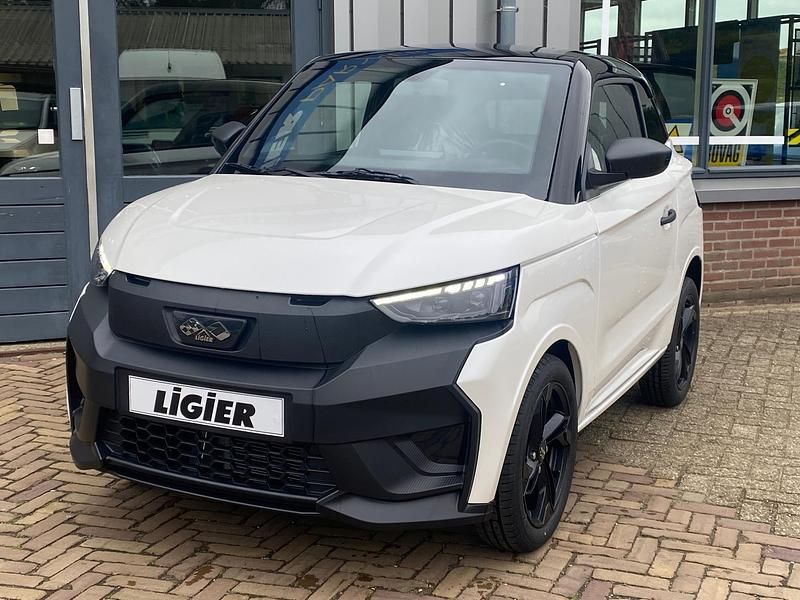 Nieuw Ligier JS50 11 kW (16 PK) 2025 Wit Hatchback