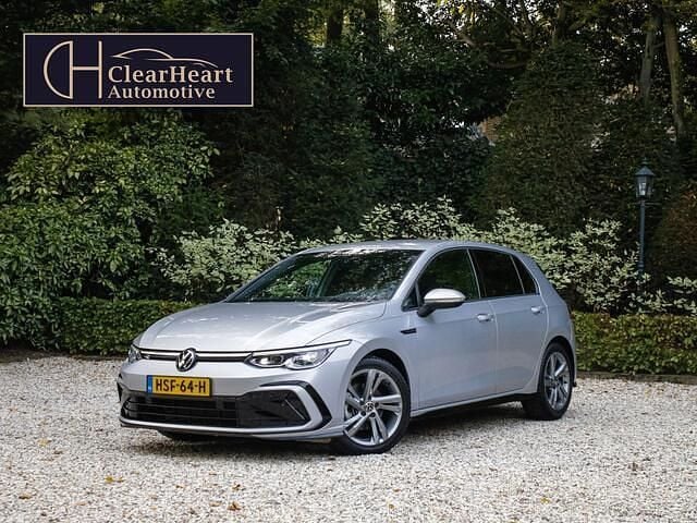 Grijs Gebruikt 2022 VW Golf VIII R-line Hatchback | € 25.950 (Goede deal) - Afbeelding 1/4