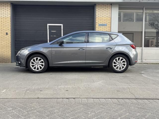 Grijs Gebruikt 2013 Seat Leon FR Hatchback | € 7.250 (Eerlijke prijs) - Afbeelding 1/4