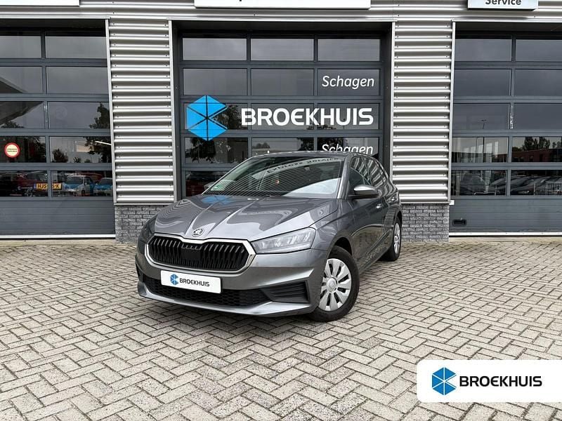 Grijs Gebruikt 2023 Skoda Fabia Ambition Hatchback | € 17.345 (Eerlijke prijs) - Afbeelding 1/4