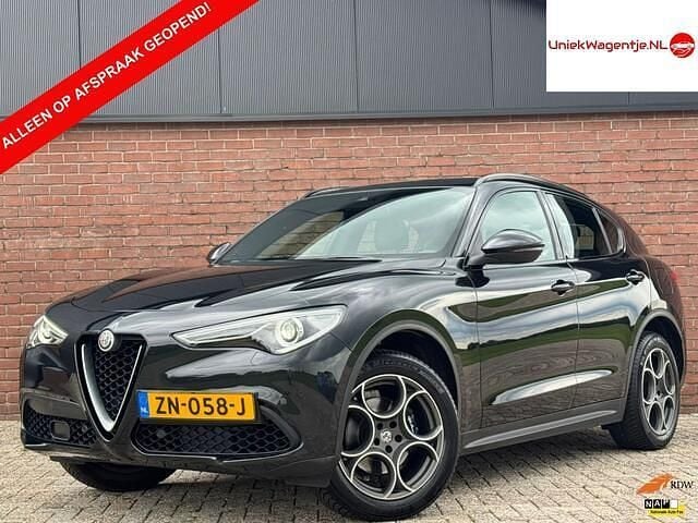 Zwart Gebruikt 2018 Alfa Romeo Stelvio Super SUV | € 26.995 (Super prijs) - Afbeelding 1/4