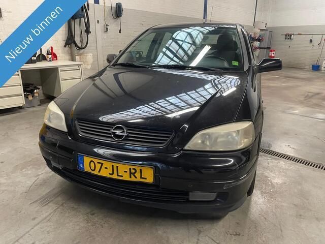 Zwart Gebruikt 2002 Opel Astra Hatchback | € 749 (Eerlijke prijs) - Afbeelding 1/4