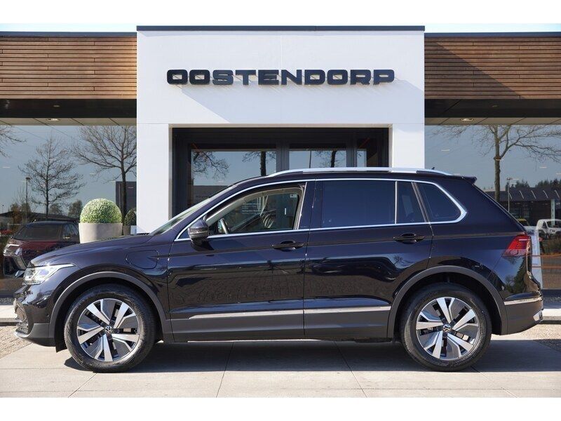 Zwart Gebruikt 2021 VW Tiguan Business+ SUV | € 31.900 (Super prijs) - Afbeelding 1/4