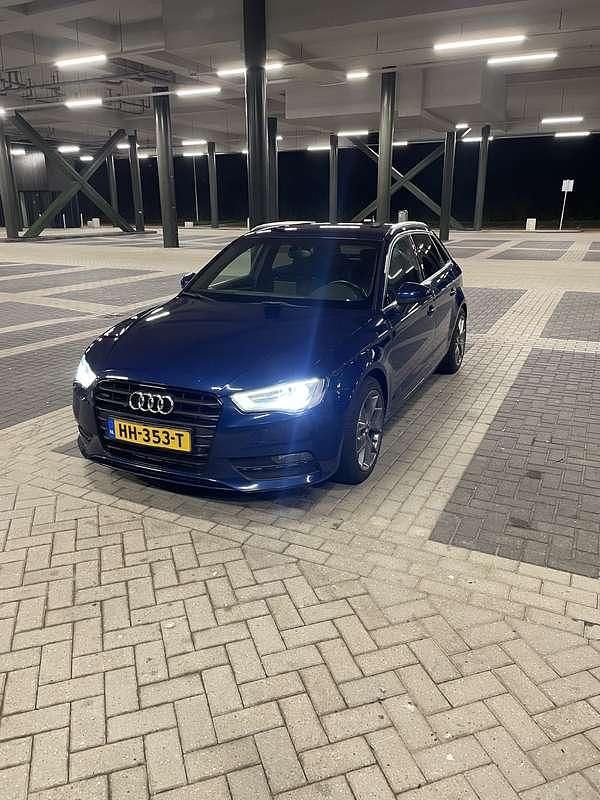 Blauw Gebruikt 2014 Audi A3 Ambition Hatchback | € 8.499 (Eerlijke prijs) - Afbeelding 1/4