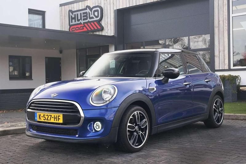 Blauw (metallic) Occasion 2021 Mini Cooper Pepper Hatchback | € 18.950 (Eerlijke prijs) - Afbeelding 1/4
